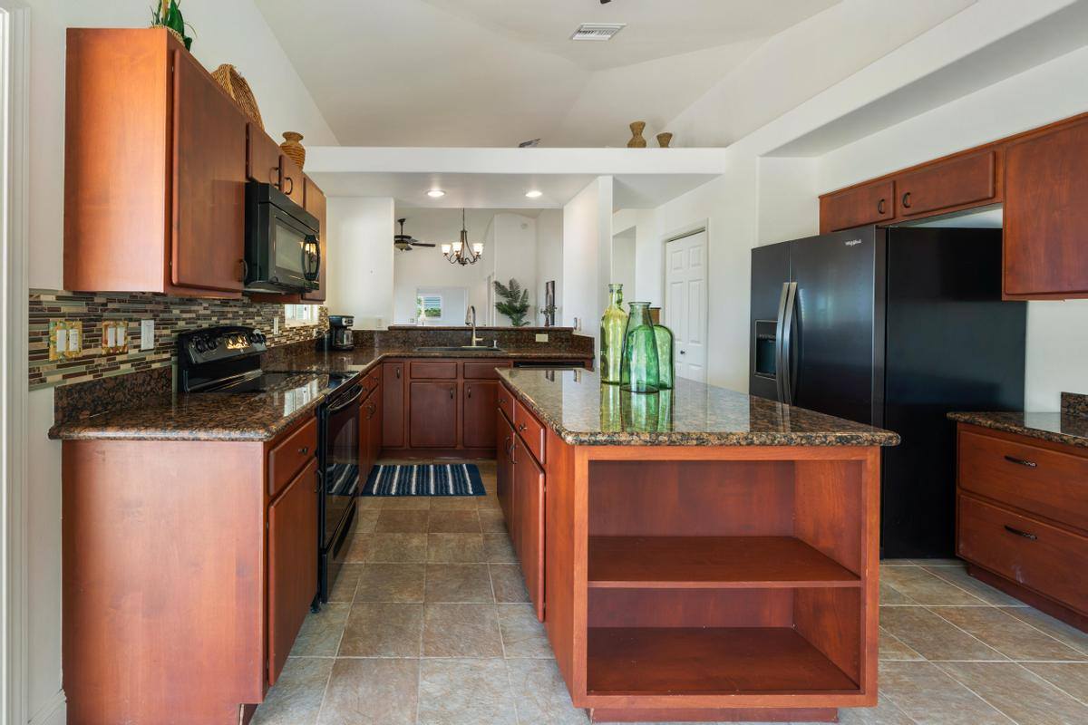 77-248 Maliko St, Kailua Kona, HI 96740