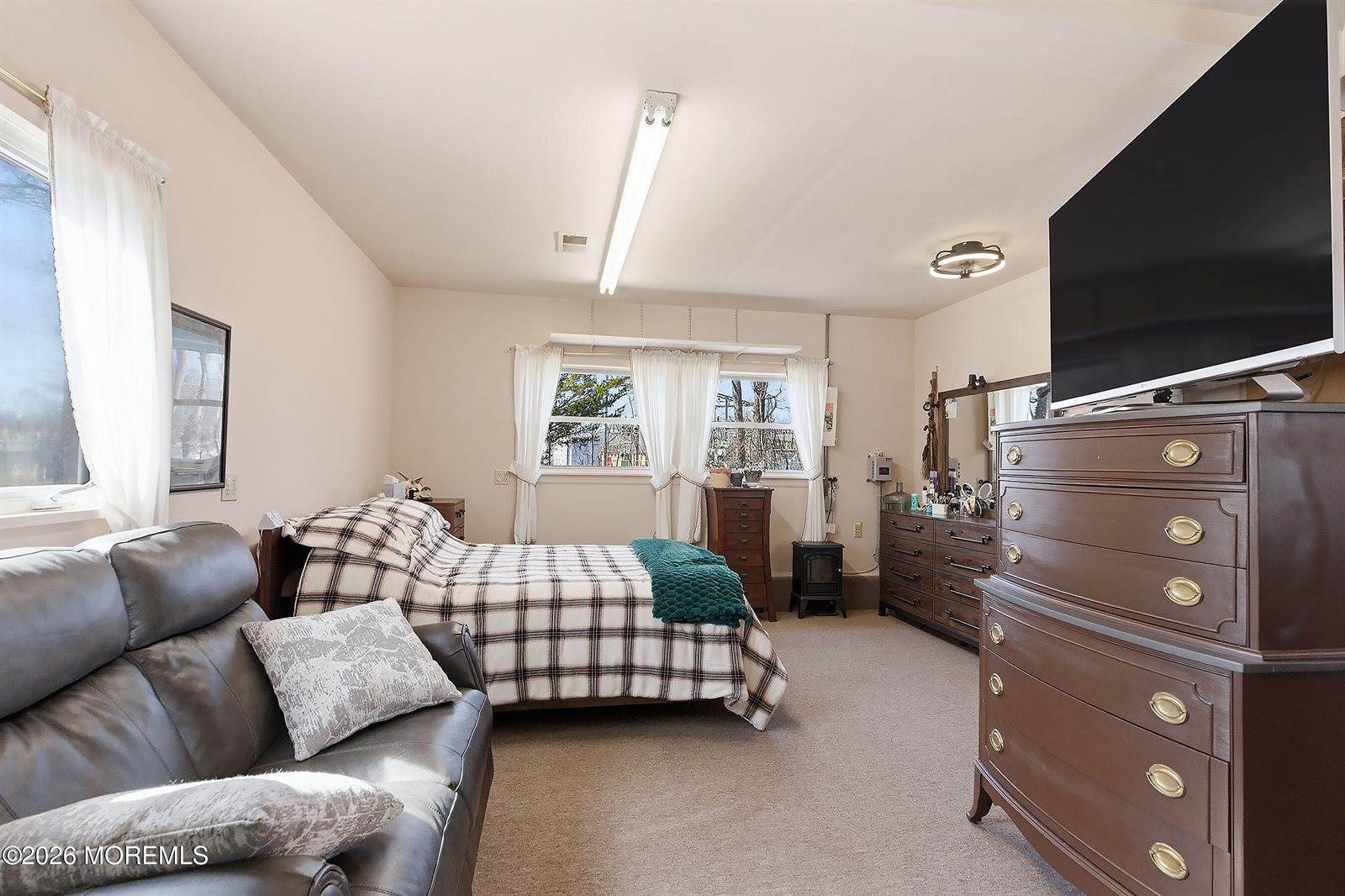 7 Marl Road, Farmingdale, NJ 07727