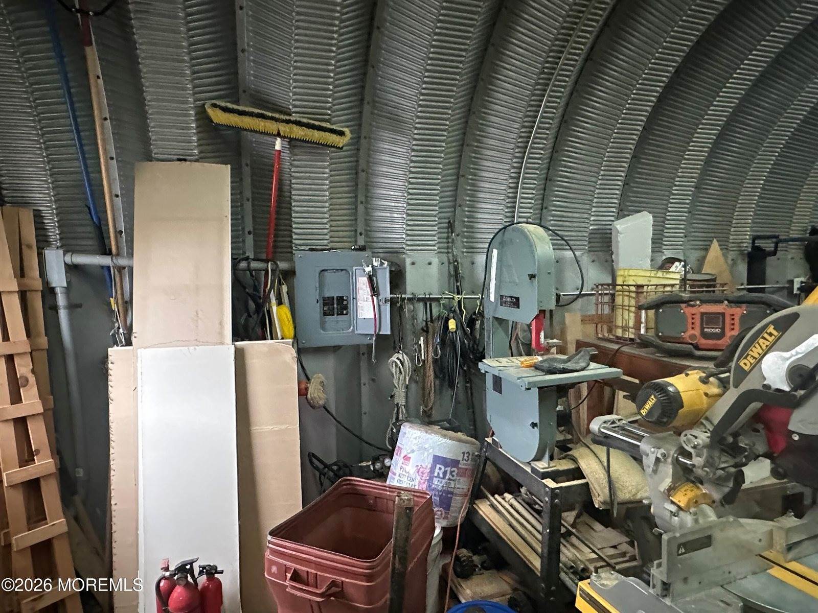 7 Marl Road, Farmingdale, NJ 07727