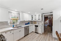 7 Marl Road, Farmingdale, NJ 07727