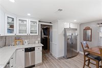 7 Marl Road, Farmingdale, NJ 07727