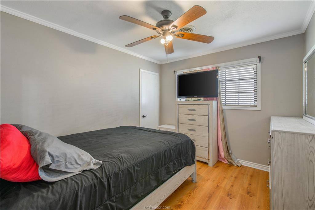 1905 Carter Creek Parkway, Bryan, TX 77802