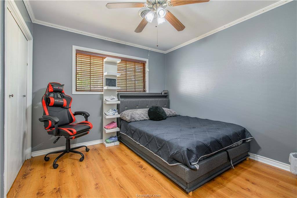 1905 Carter Creek Parkway, Bryan, TX 77802