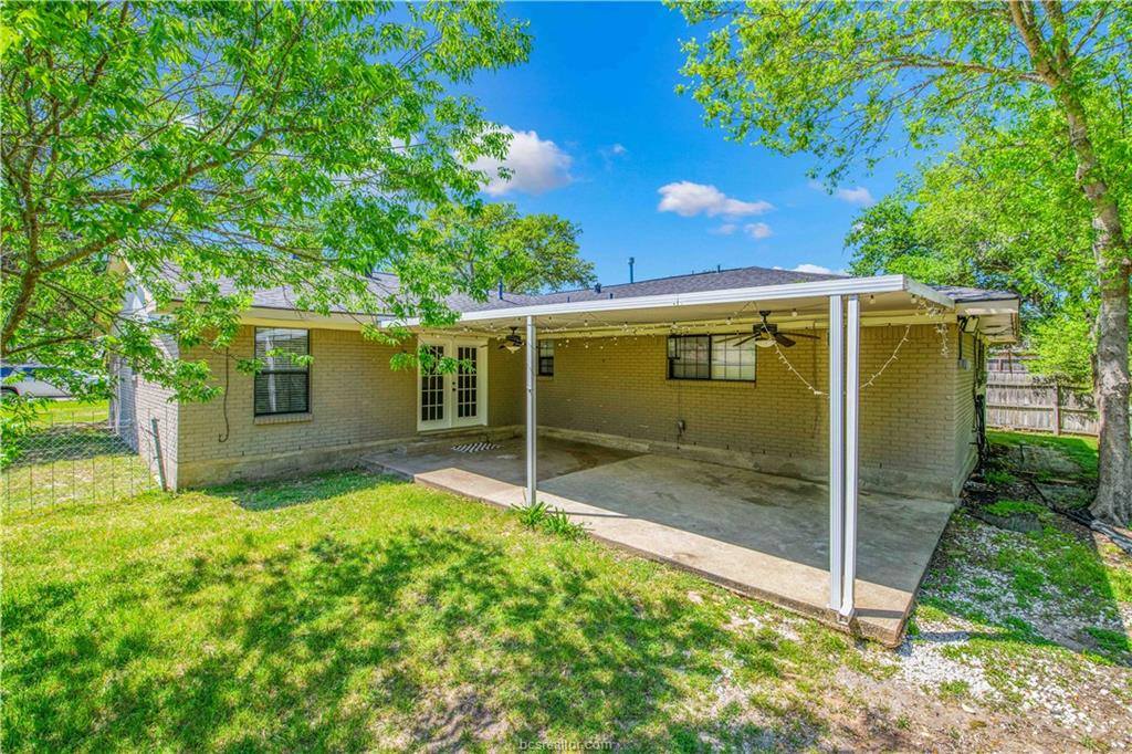 1905 Carter Creek Parkway, Bryan, TX 77802