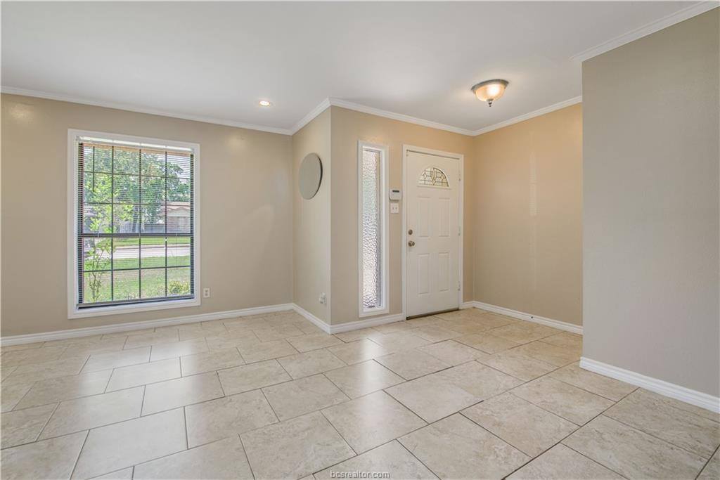 1905 Carter Creek Parkway, Bryan, TX 77802