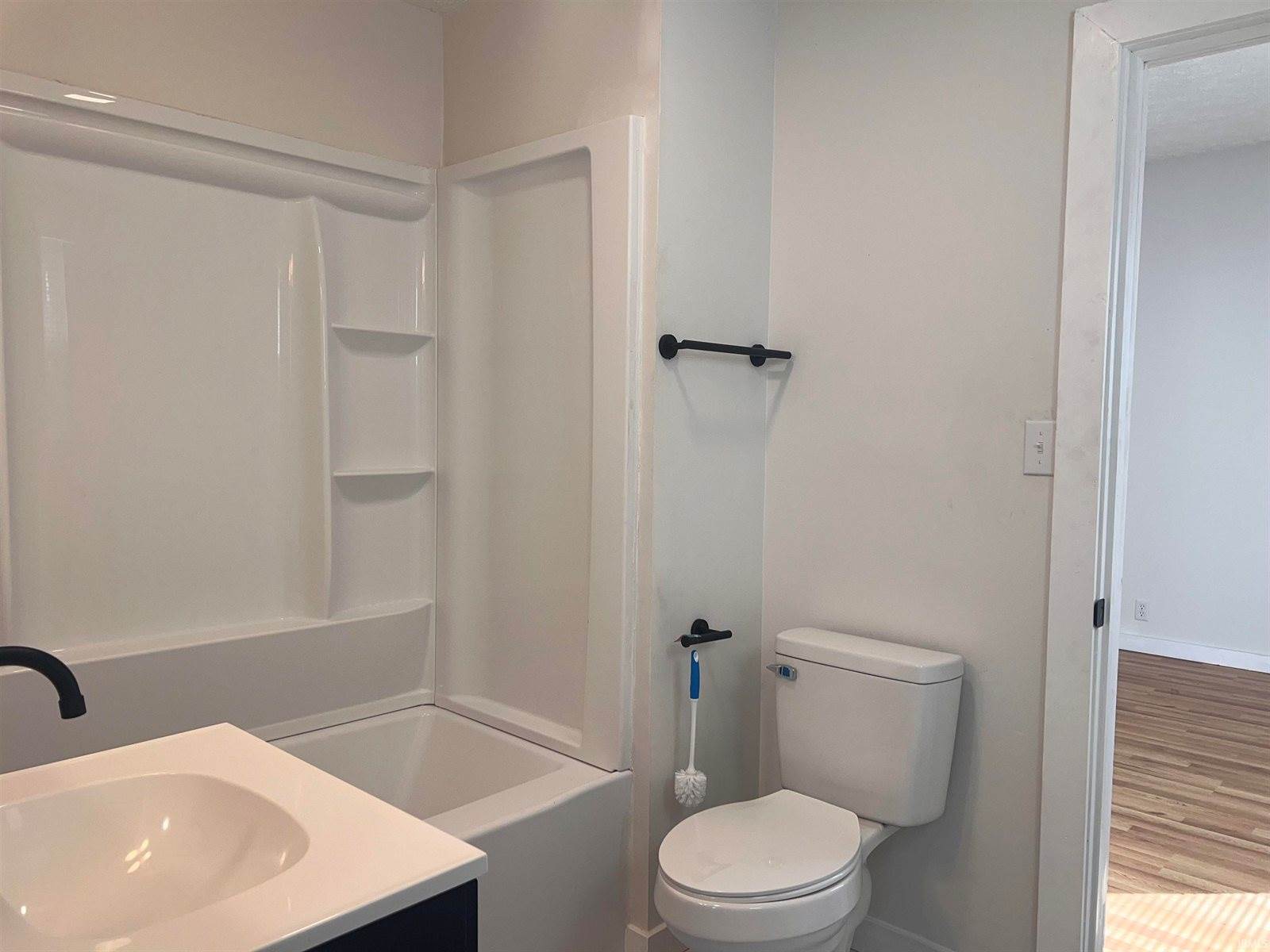 2004 S Walnut Street, Muncie, IN 47302