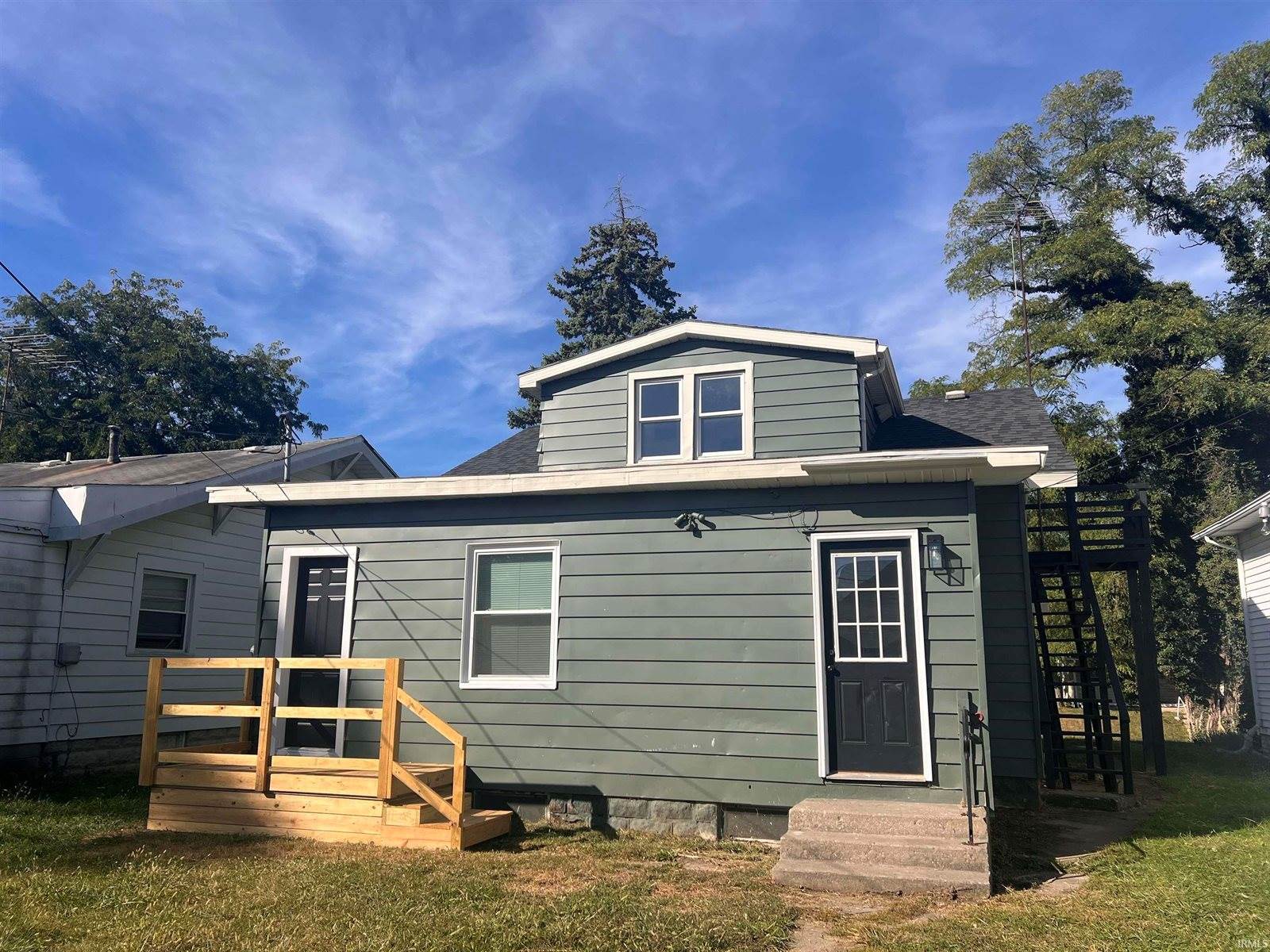 2004 S Walnut Street, Muncie, IN 47302