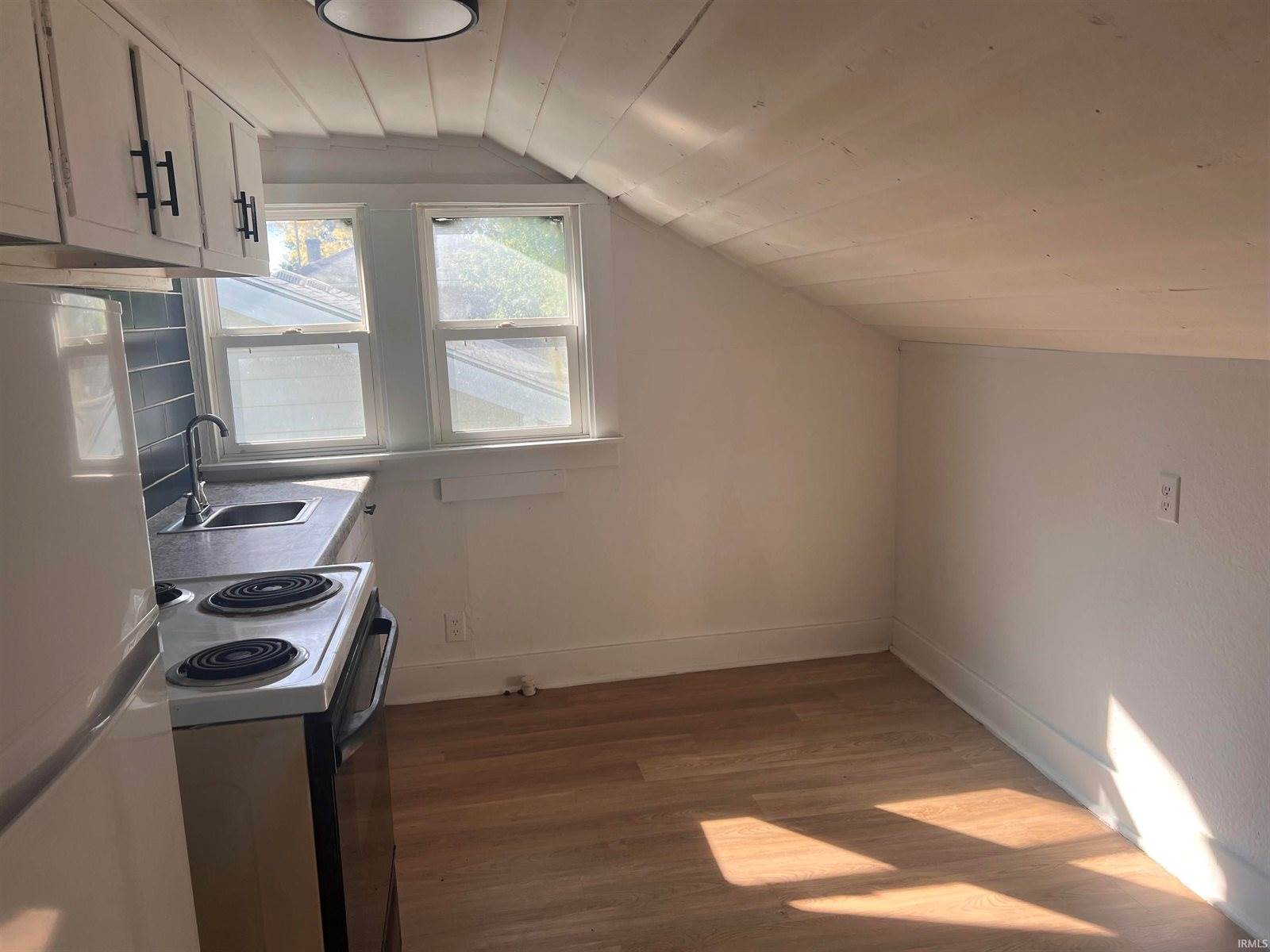 2004 S Walnut Street, Muncie, IN 47302