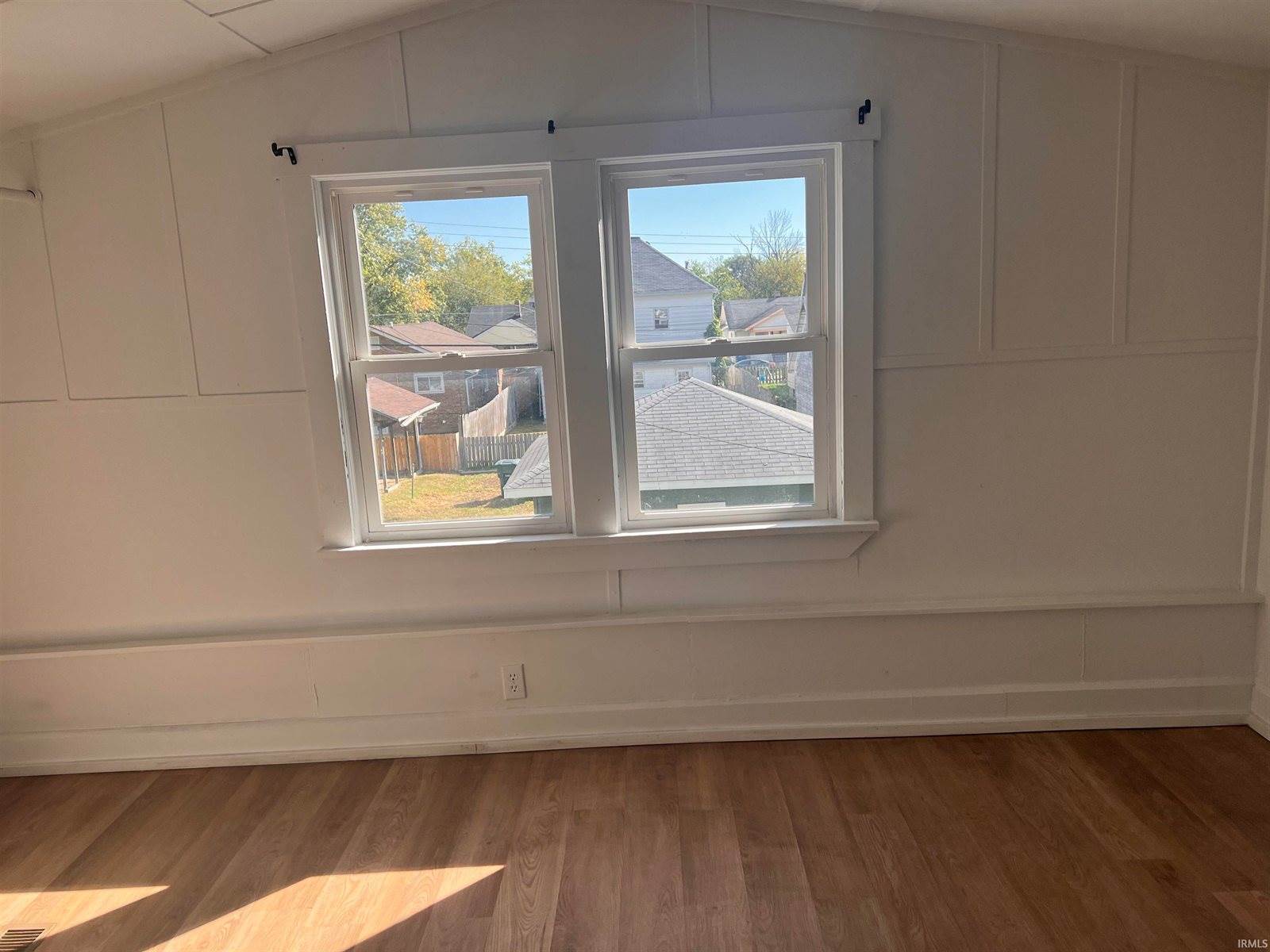 2004 S Walnut Street, Muncie, IN 47302