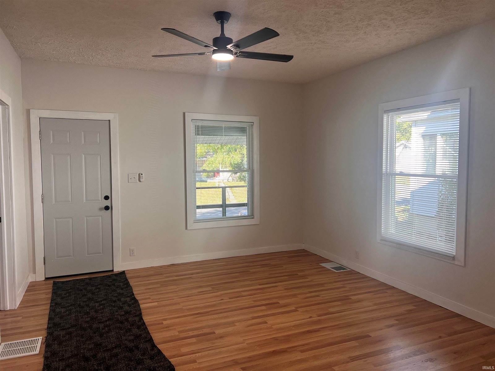 2004 S Walnut Street, Muncie, IN 47302