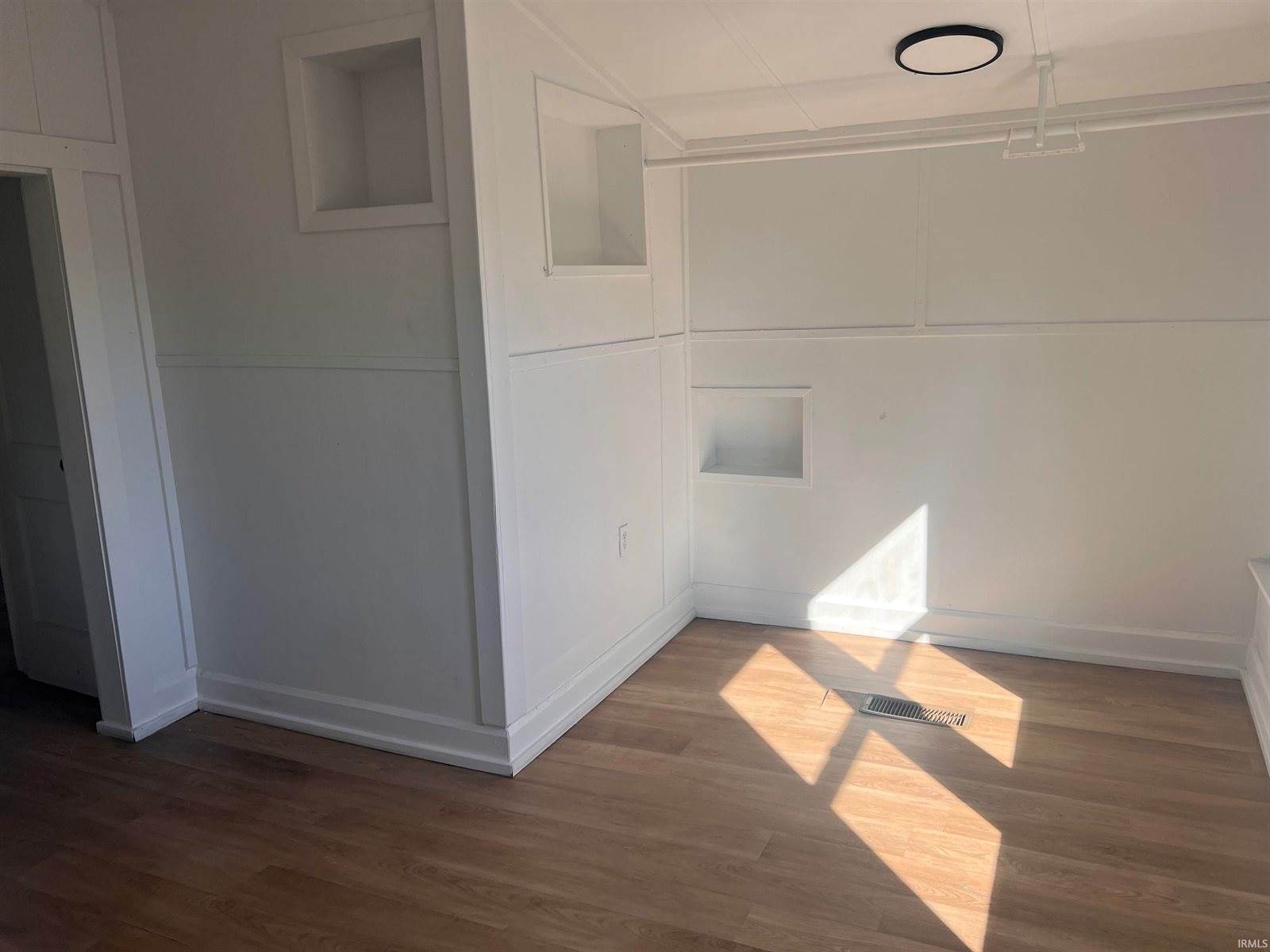 2004 S Walnut Street, Muncie, IN 47302