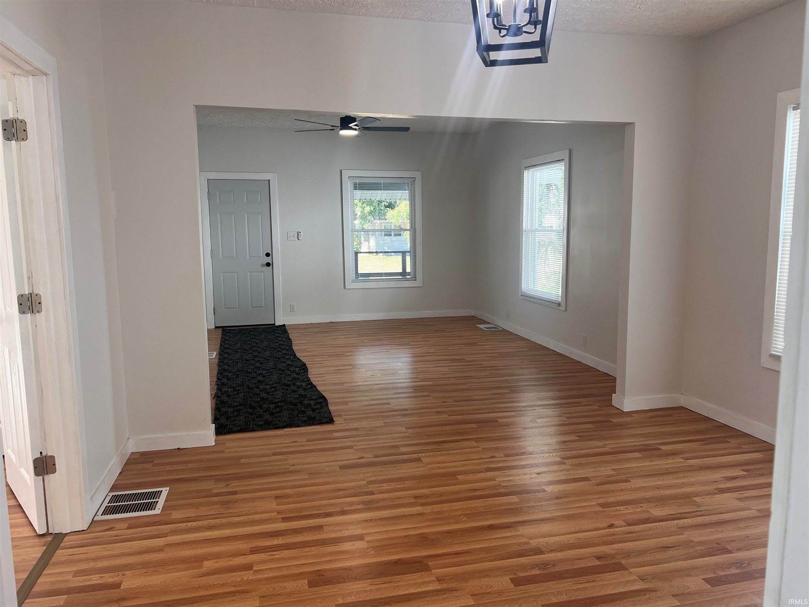 2004 S Walnut Street, Muncie, IN 47302