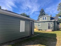 2004 S Walnut Street, Muncie, IN 47302