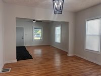 2004 S Walnut Street, Muncie, IN 47302