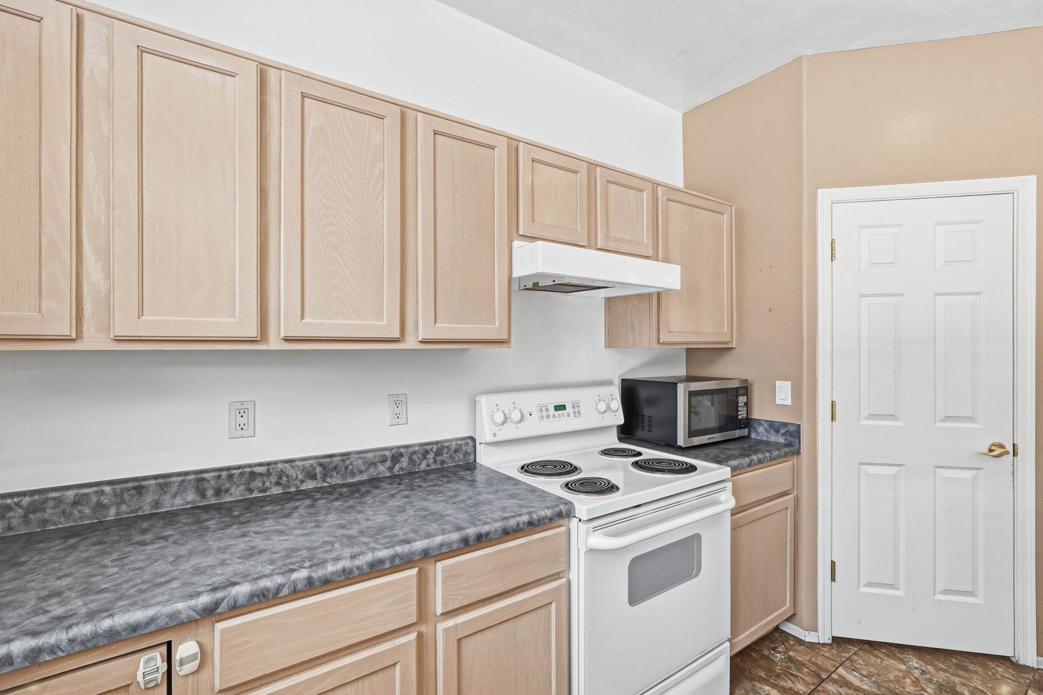 93 W Camino Presidio Quemado, Sahuarita, AZ 85629