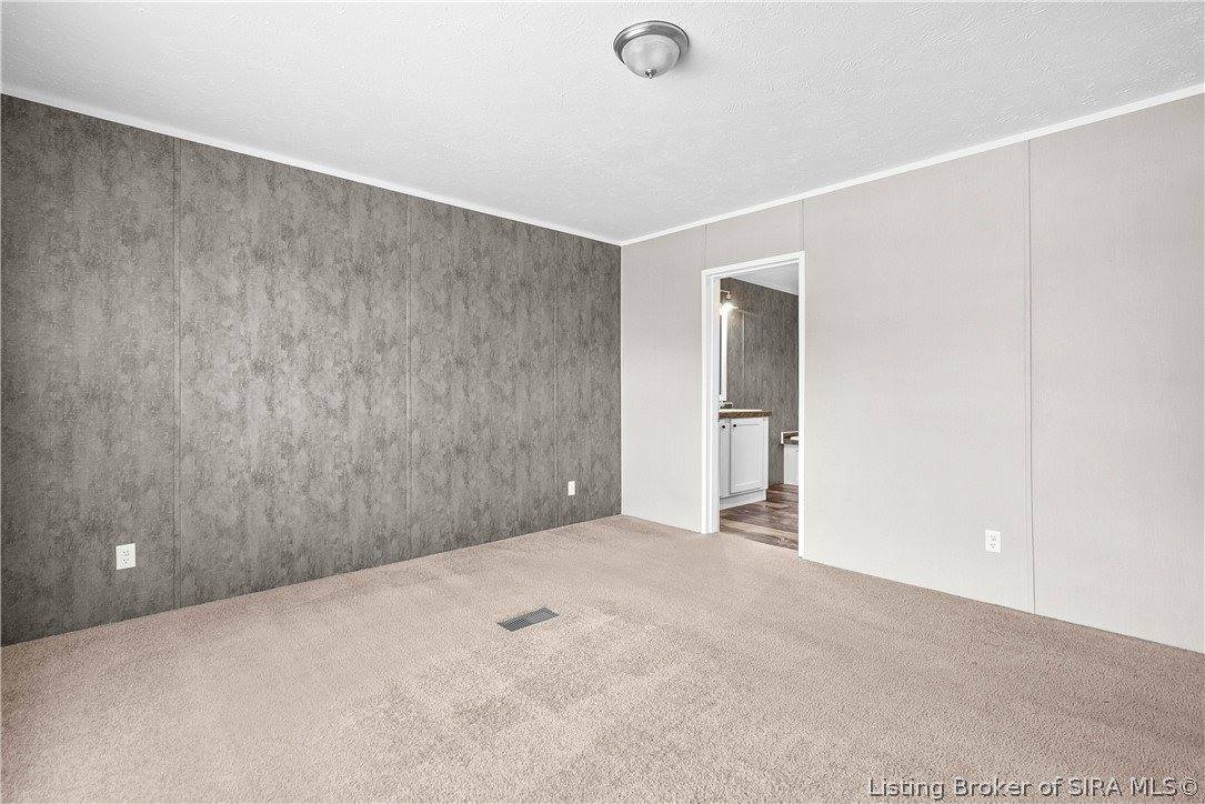 10109 South Maplewood Court, Pekin, IN 47165