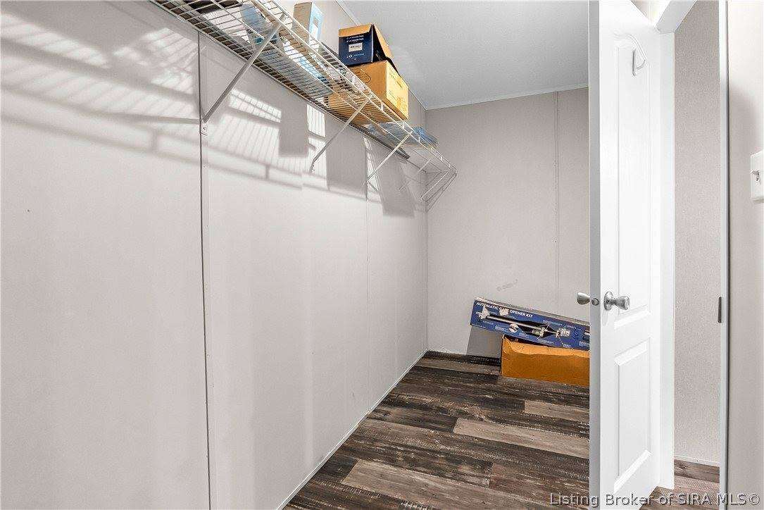 10109 South Maplewood Court, Pekin, IN 47165
