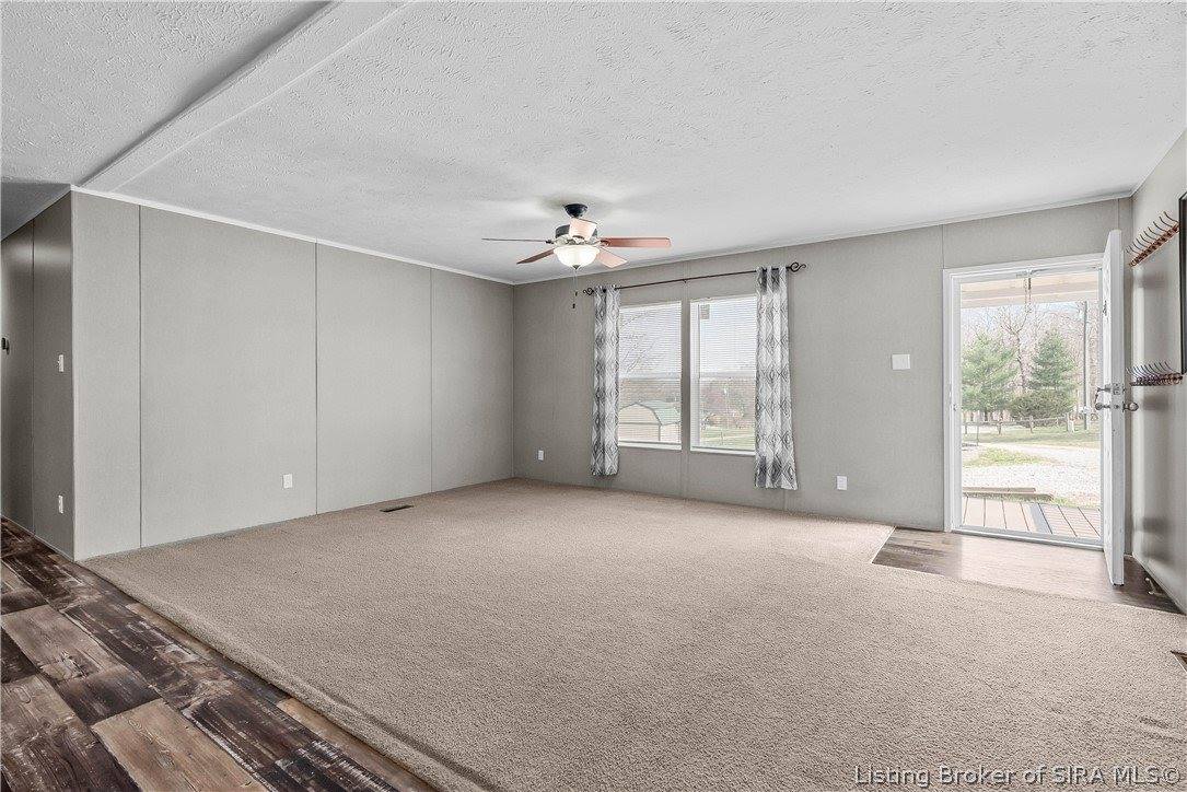 10109 South Maplewood Court, Pekin, IN 47165