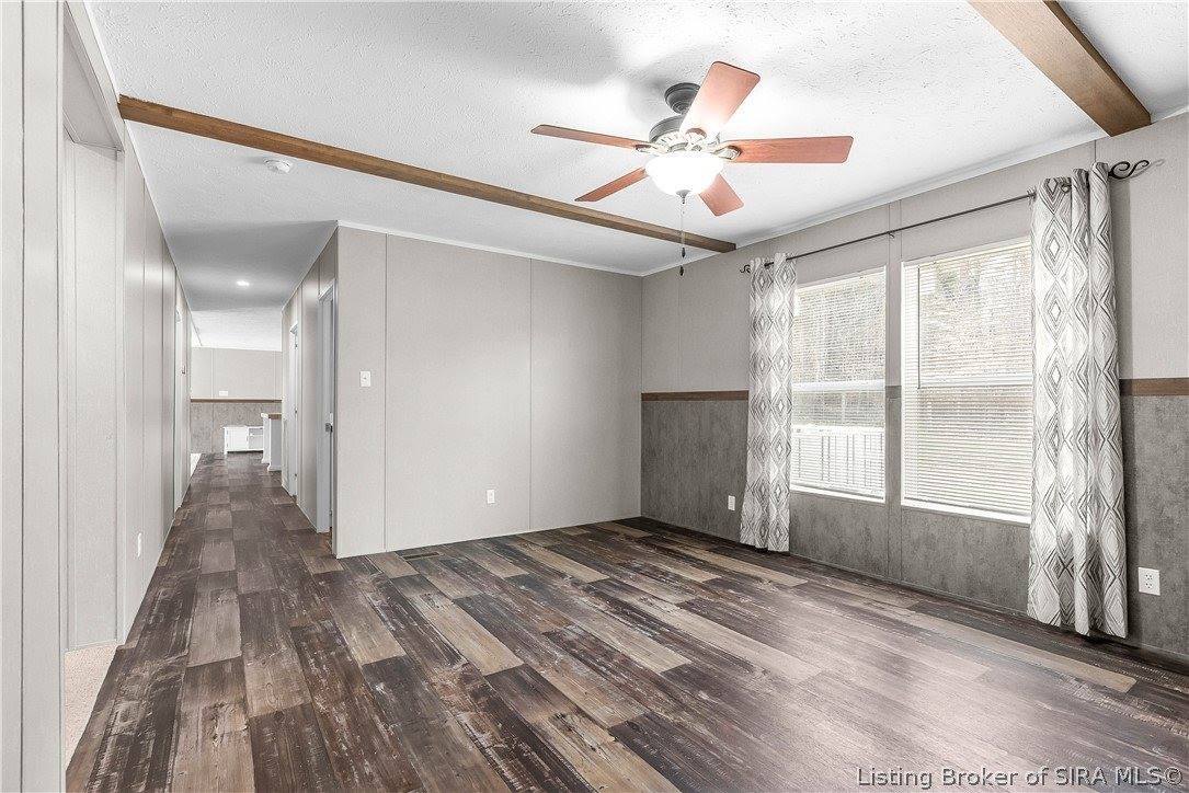 10109 South Maplewood Court, Pekin, IN 47165