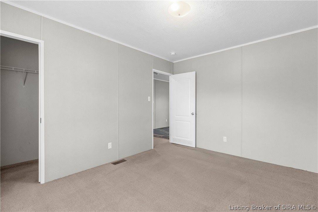10109 South Maplewood Court, Pekin, IN 47165