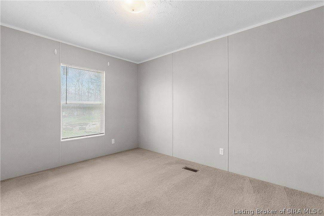 10109 South Maplewood Court, Pekin, IN 47165