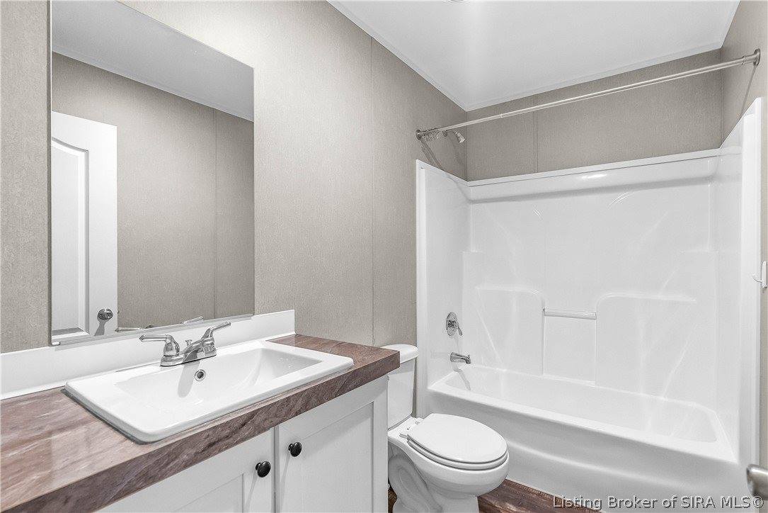 10109 South Maplewood Court, Pekin, IN 47165