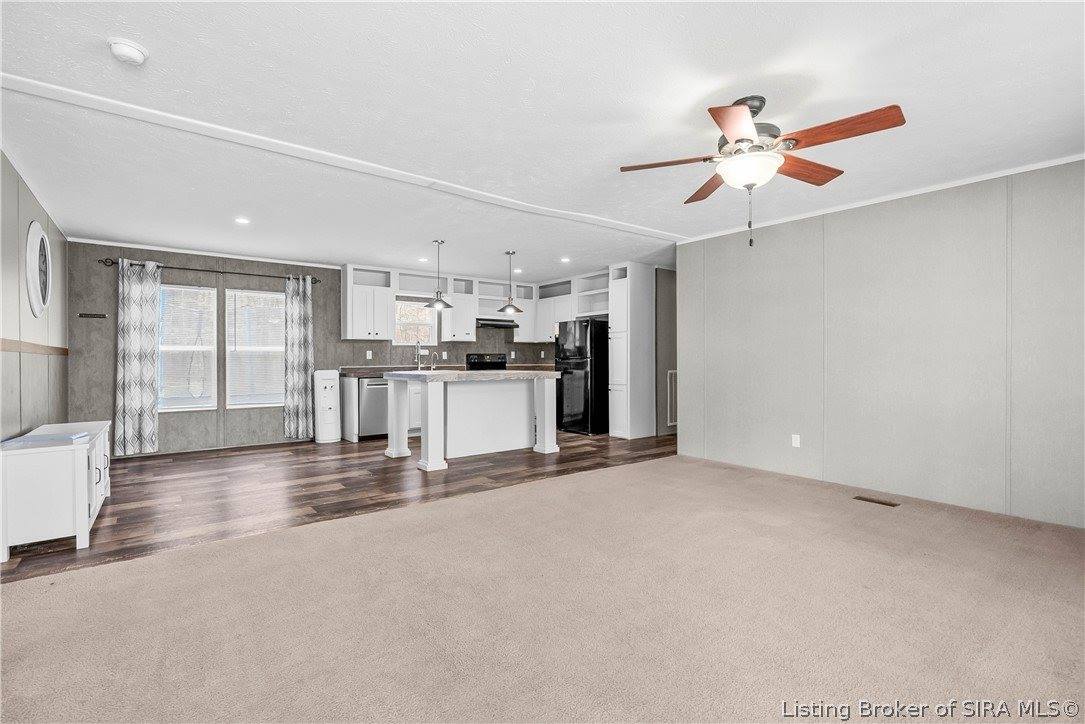 10109 South Maplewood Court, Pekin, IN 47165