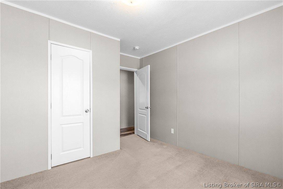 10109 South Maplewood Court, Pekin, IN 47165