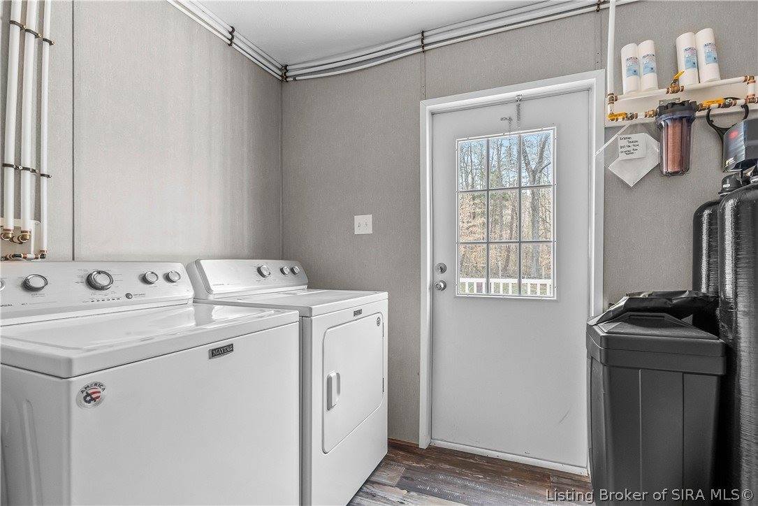 10109 South Maplewood Court, Pekin, IN 47165