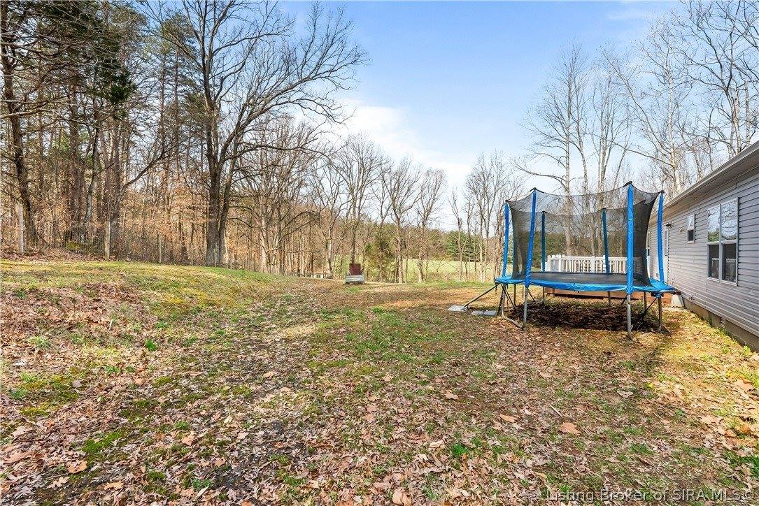10109 South Maplewood Court, Pekin, IN 47165