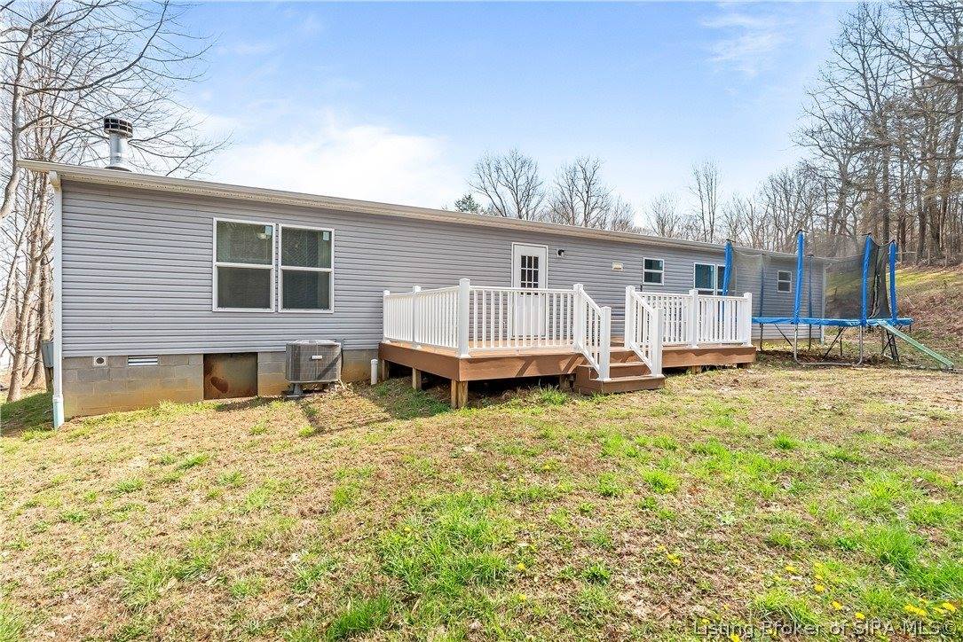 10109 South Maplewood Court, Pekin, IN 47165