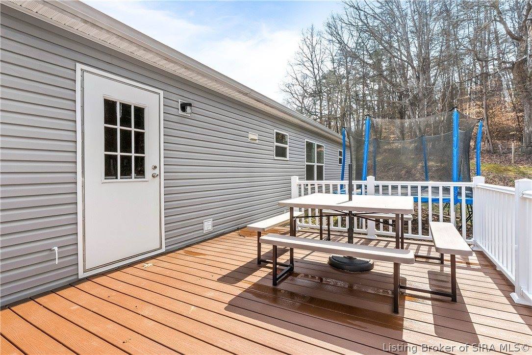10109 South Maplewood Court, Pekin, IN 47165