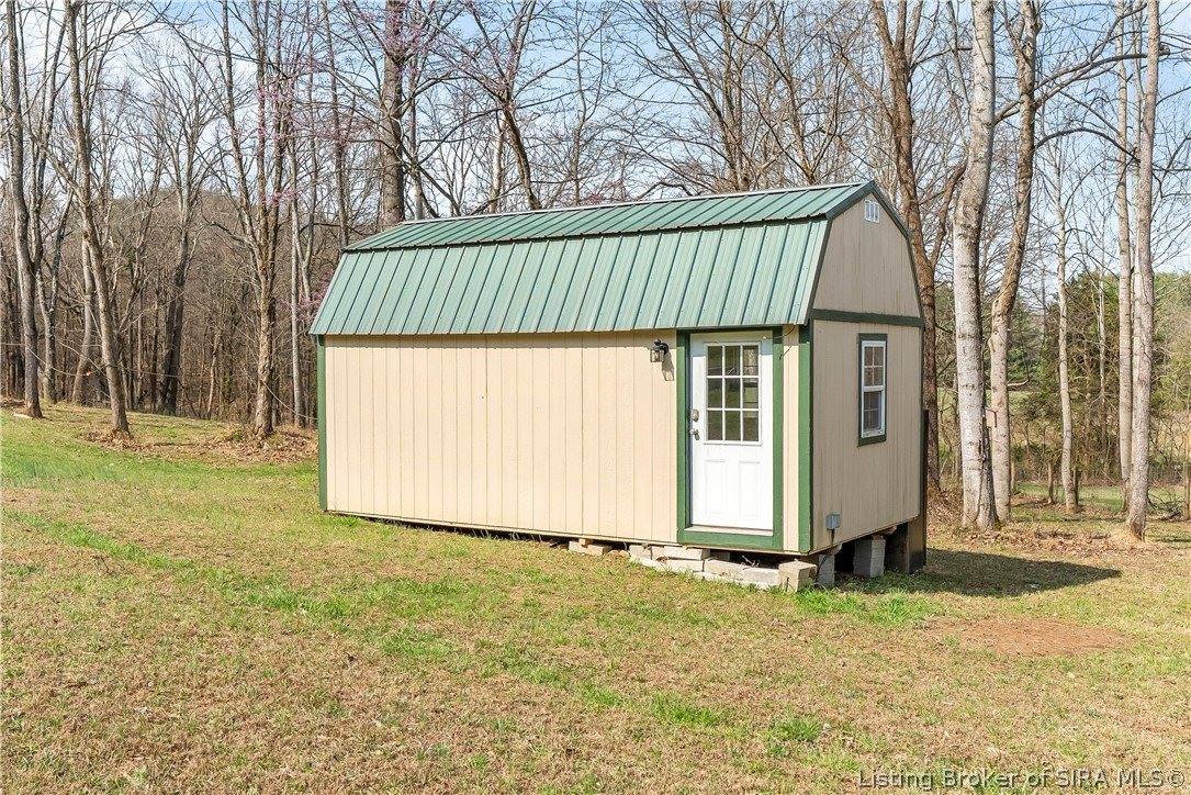 10109 South Maplewood Court, Pekin, IN 47165