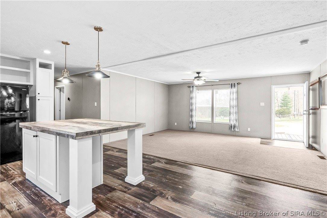 10109 South Maplewood Court, Pekin, IN 47165