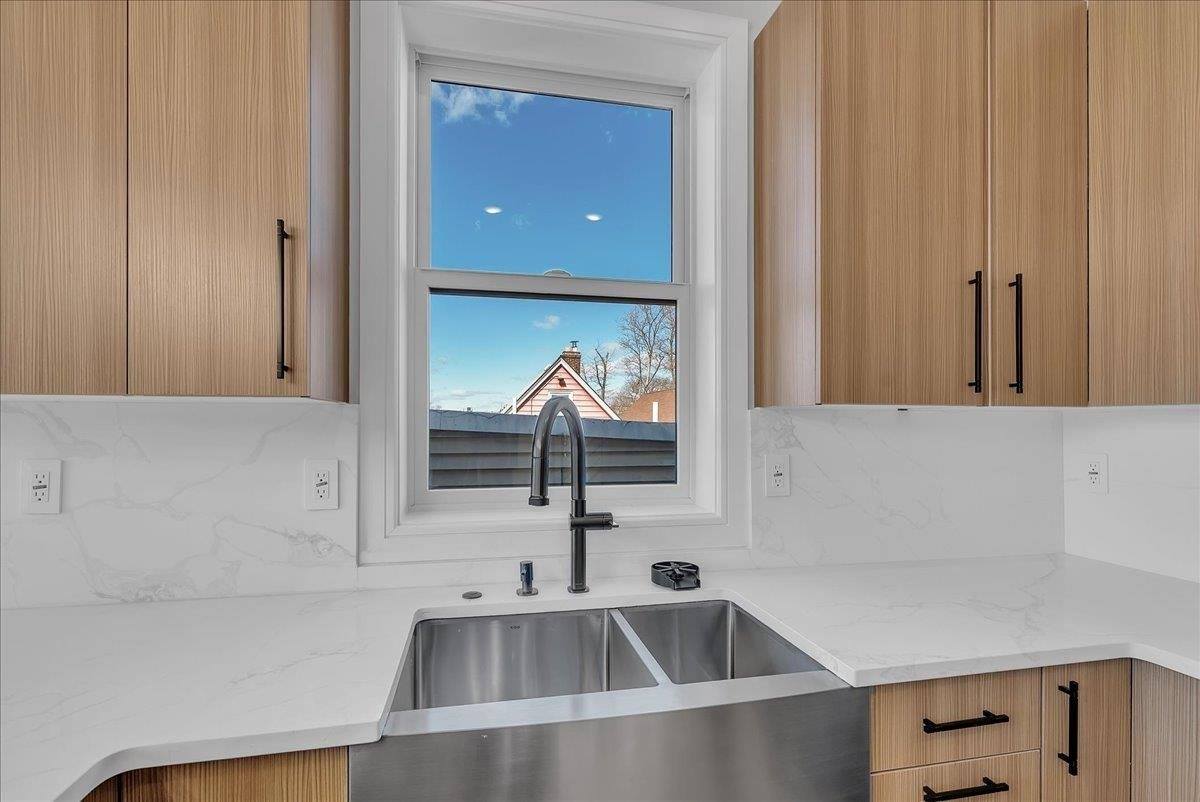 206 Clendenny Ave, JC, West Bergen, NJ 07304