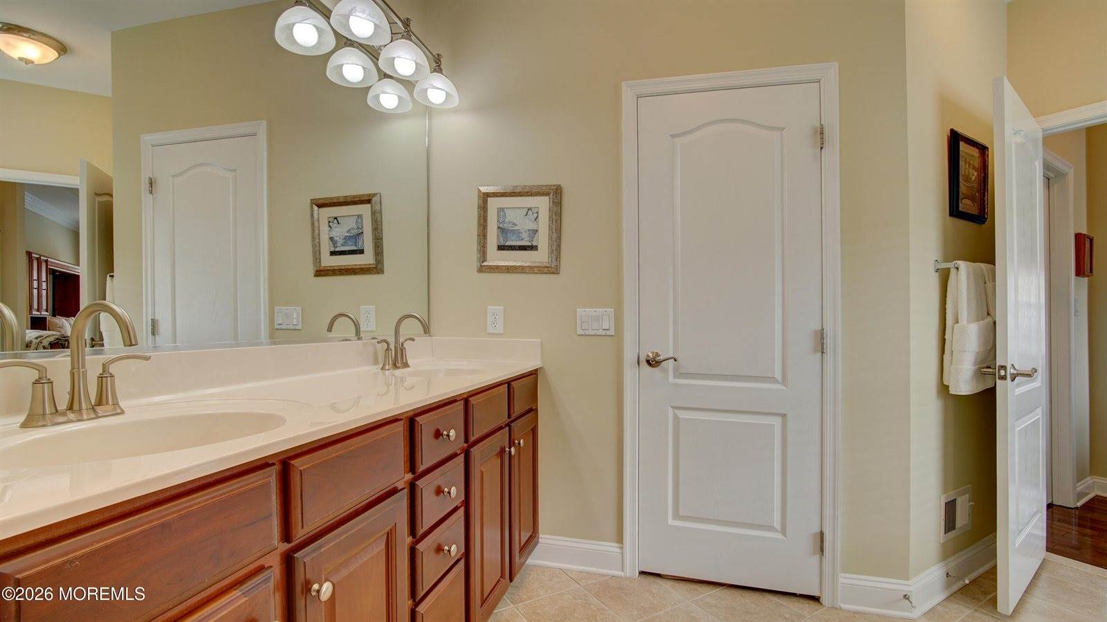 21 West Baccio Lane, Farmingdale, NJ 07727