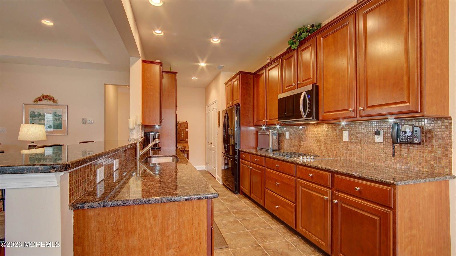 21 West Baccio Lane, Farmingdale, NJ 07727