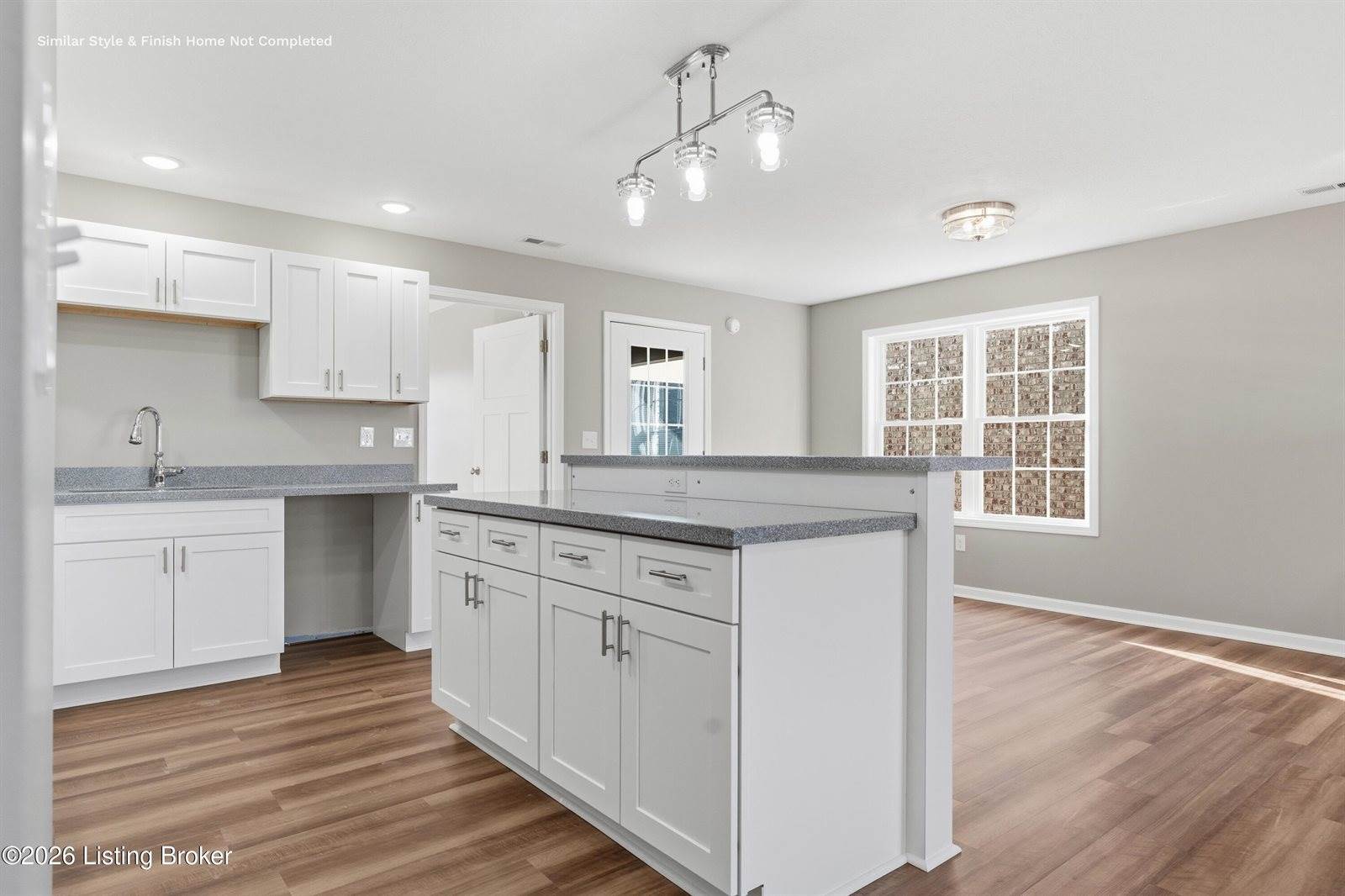 37 Paislynne Ct, Brandenburg, KY 40108