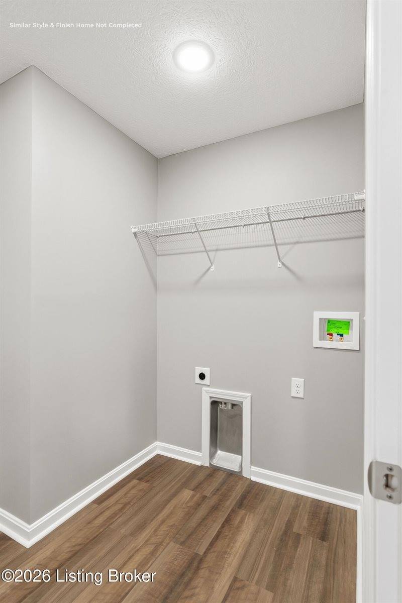 37 Paislynne Ct, Brandenburg, KY 40108