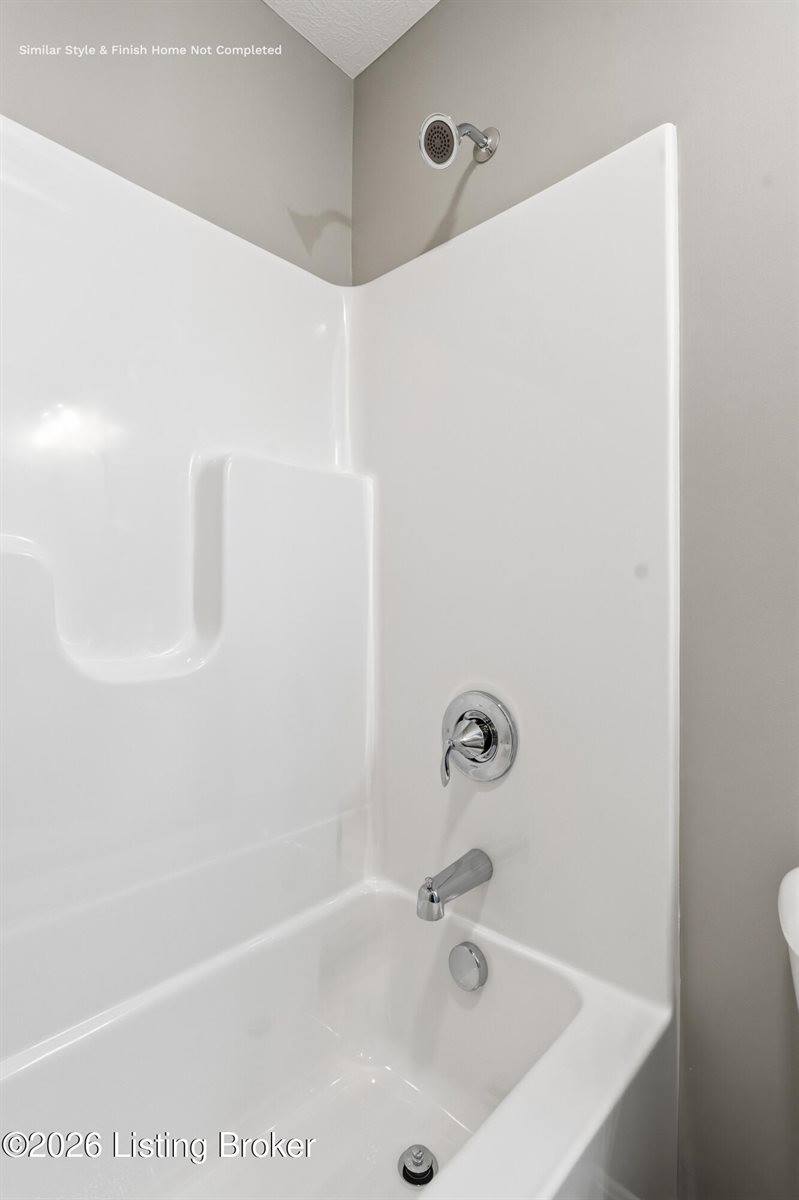 37 Paislynne Ct, Brandenburg, KY 40108