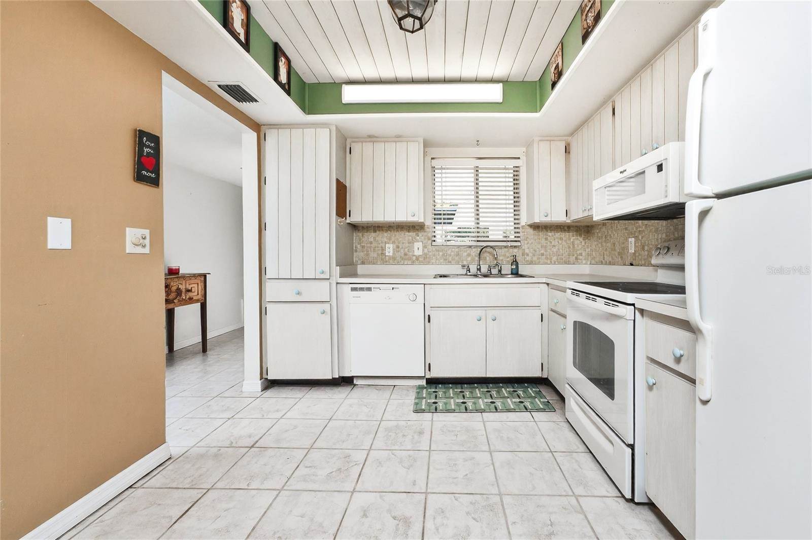 3972 Overlook Bend, #28, Sarasota, FL 34232