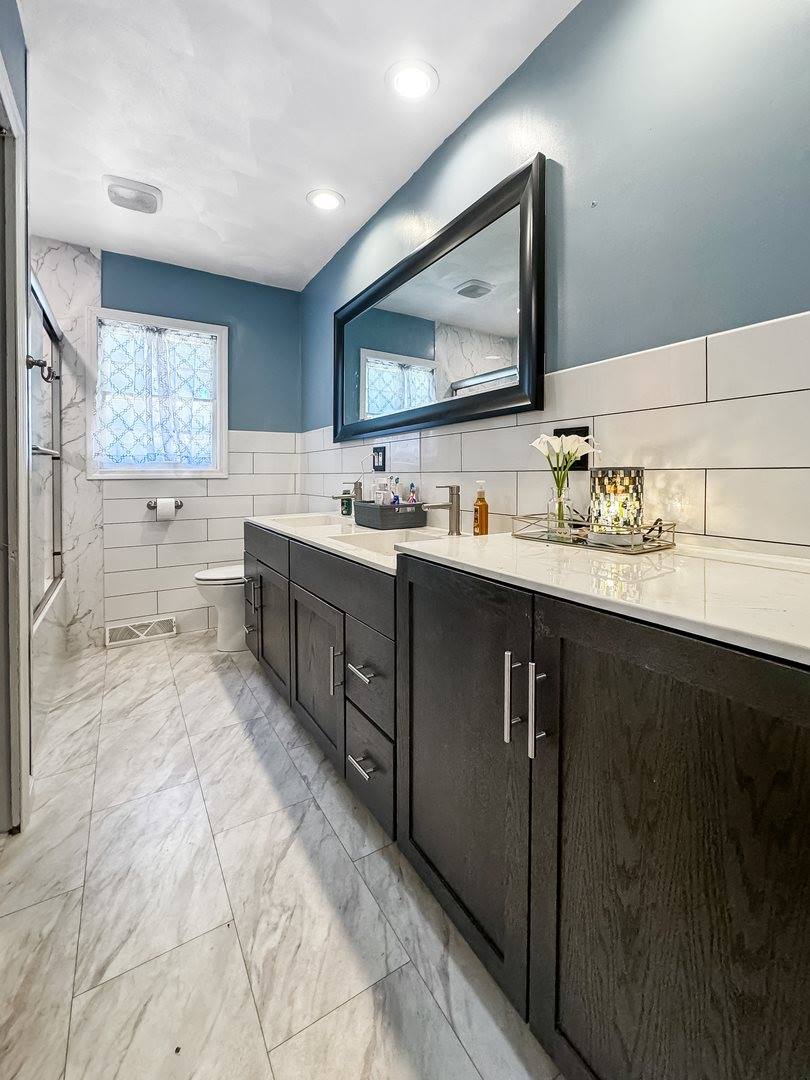 817 West Empire Street, Freeport, IL 61032