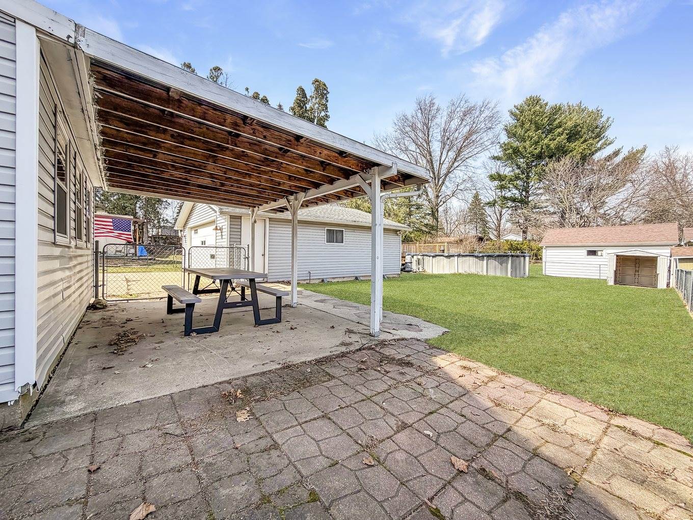 510 West Dewey Street, Freeport, IL 61032