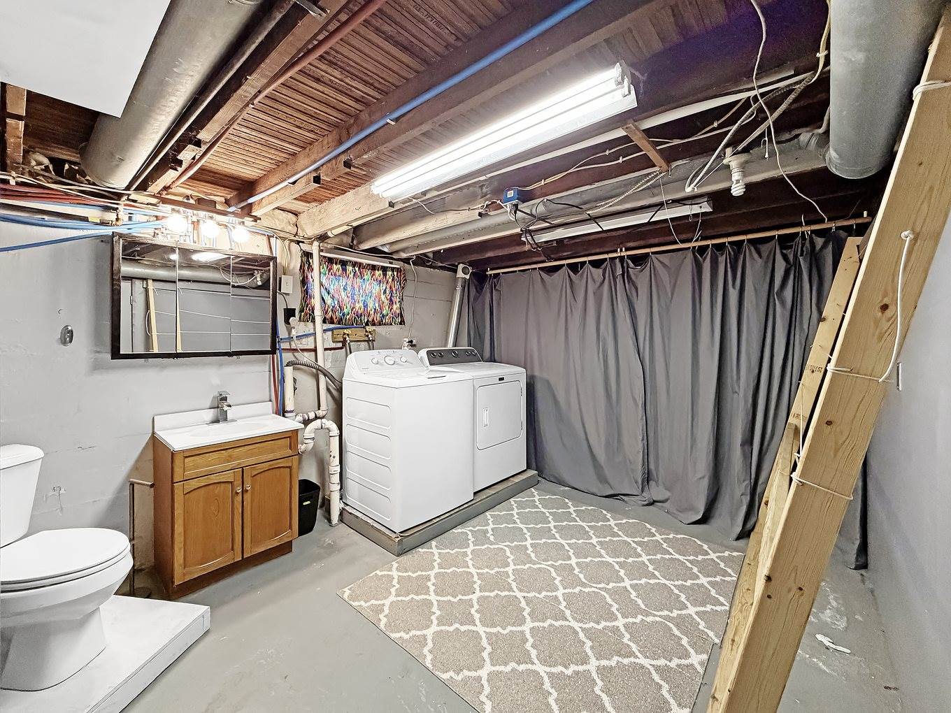 510 West Dewey Street, Freeport, IL 61032