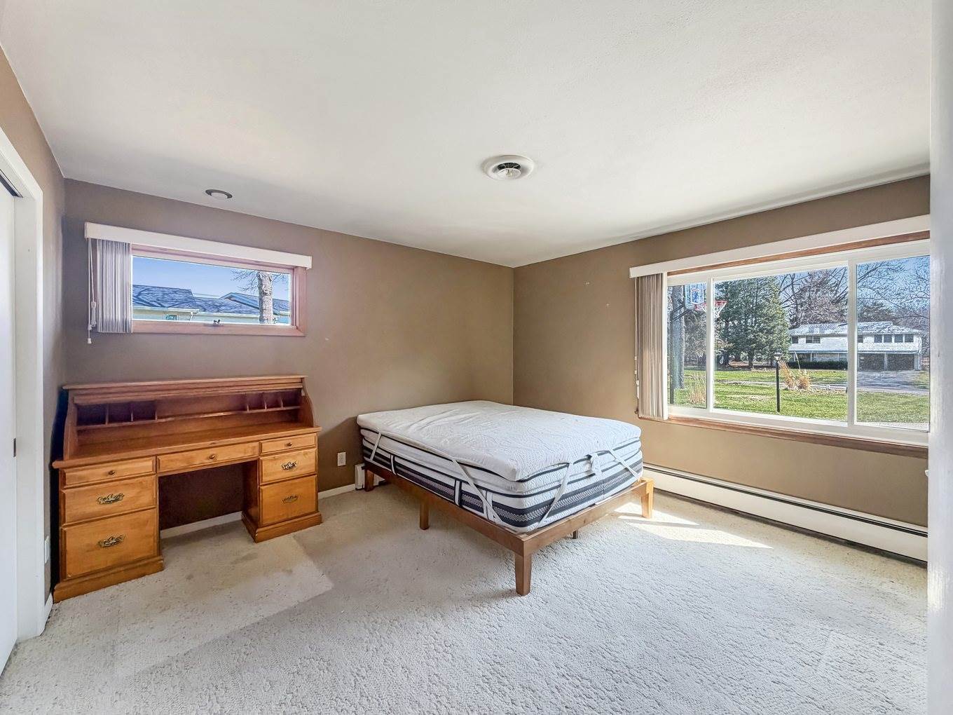 1318 Ridgefield Road, Freeport, IL 61032