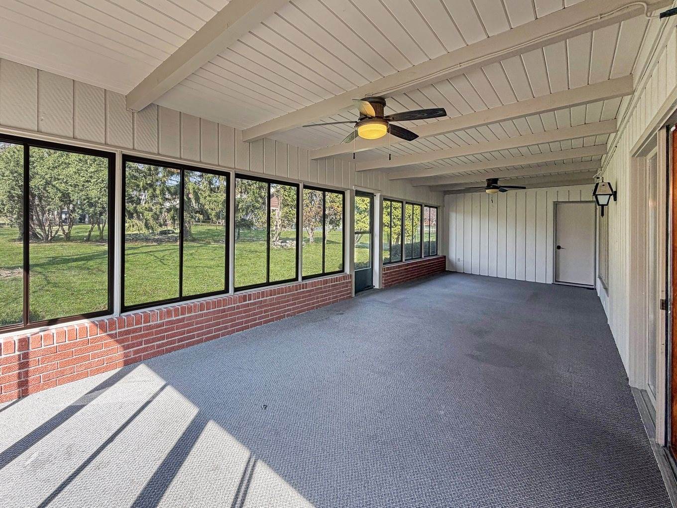 1318 Ridgefield Road, Freeport, IL 61032