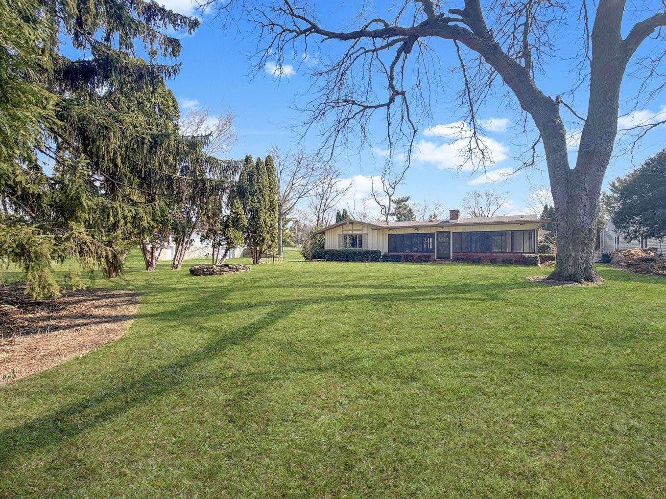 1318 Ridgefield Road, Freeport, IL 61032