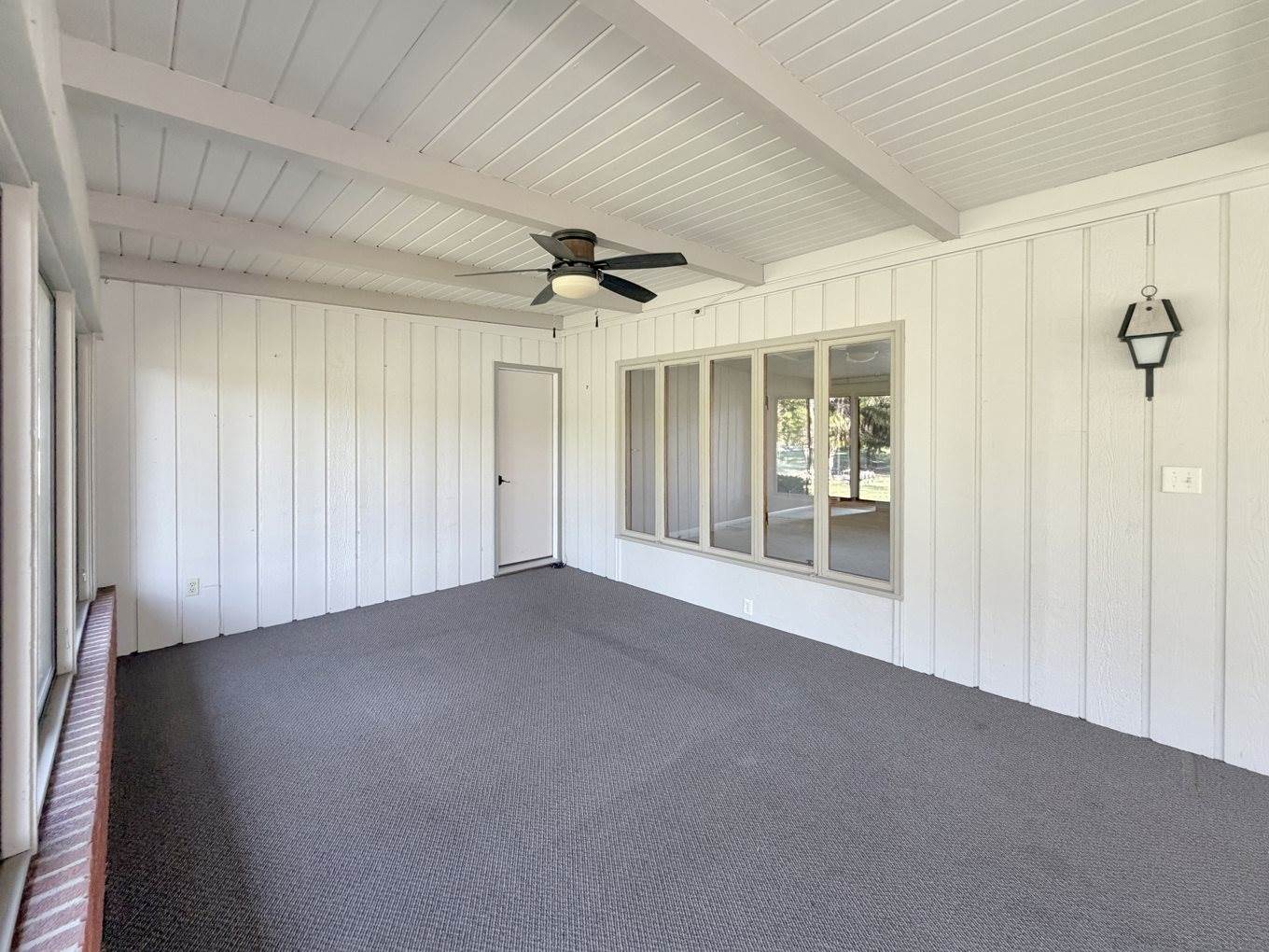 1318 Ridgefield Road, Freeport, IL 61032