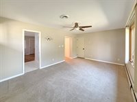 1318 Ridgefield Road, Freeport, IL 61032