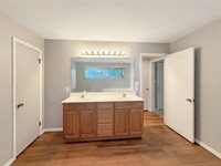 1318 Ridgefield Road, Freeport, IL 61032